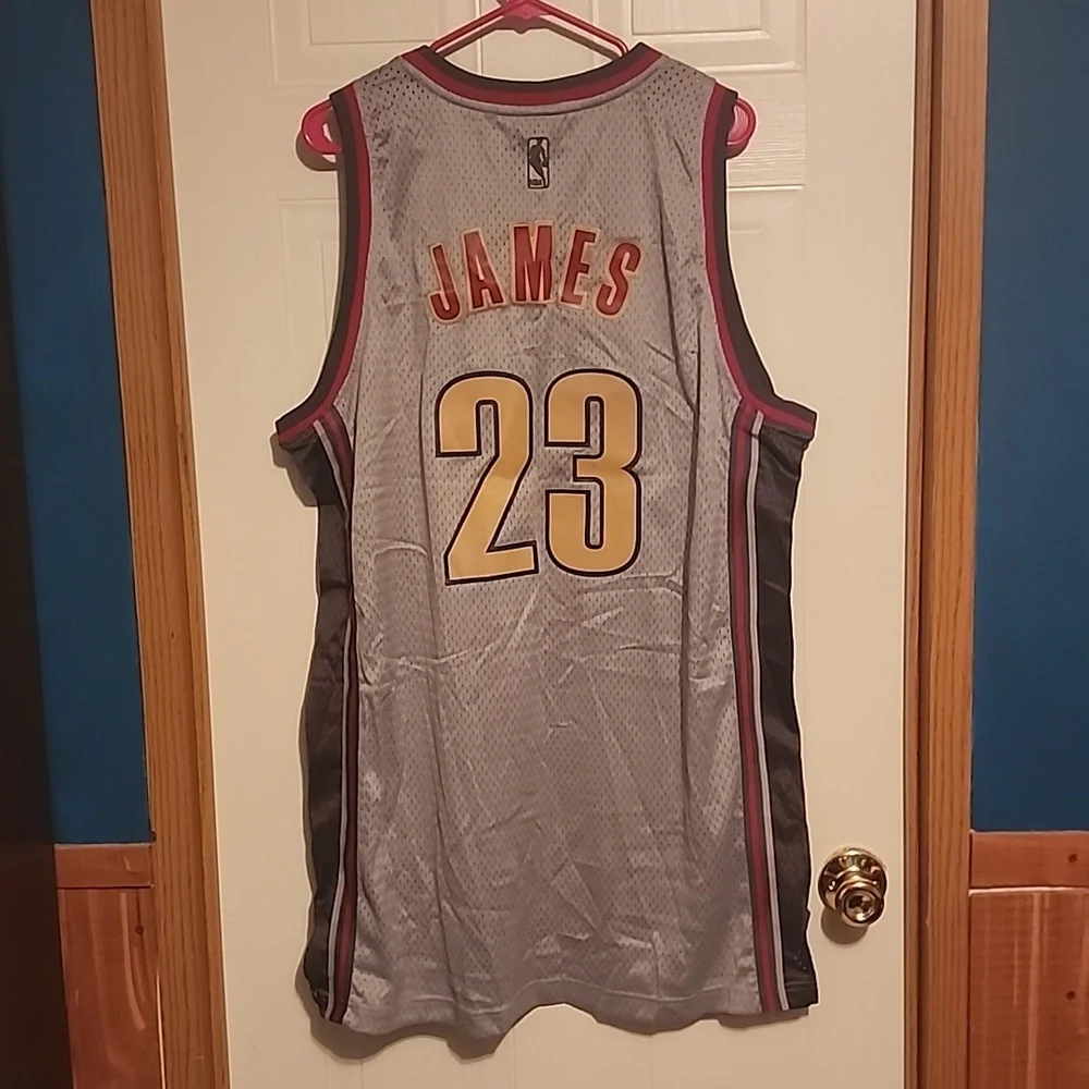 Cleveland Cavaliers jersey - Picture 2 of 2